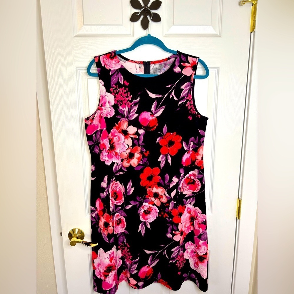 Croft & Barrow 95% Textured Polyester 5% Spandex Summer Shift Floral Cool Dress